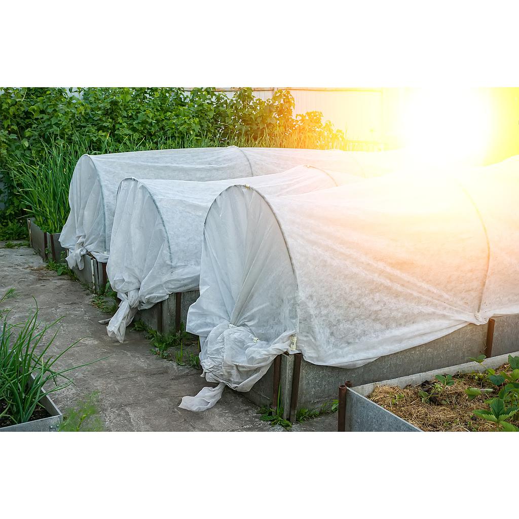 Manta Térmica Agrícola de PP – 17 g/m² | Rollo 1,5 × 1.500 m (2.250 m²)